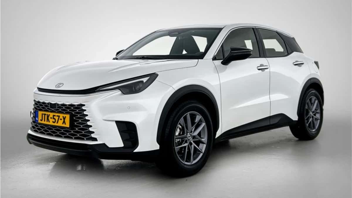 Lexus LBX (2025) — foto 1