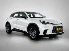 Lexus LBX (2025) thumbnail 12