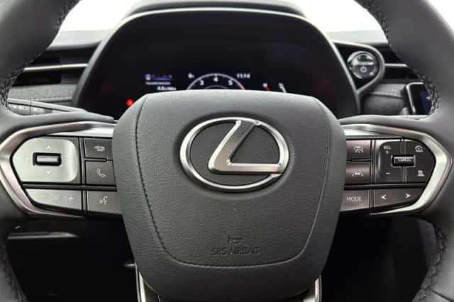 Lexus LBX (2025) thumbnail 17