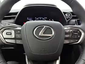 Lexus LBX (2025) thumbnail 17