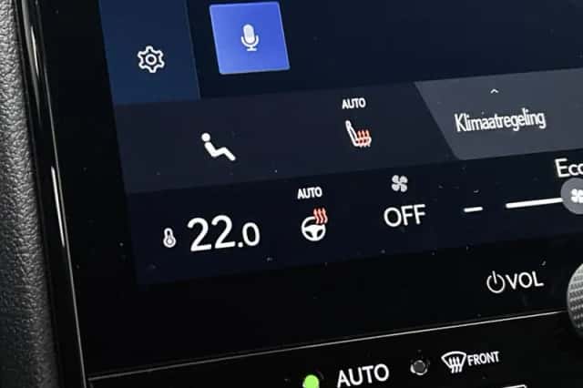 Lexus LBX (2025) thumbnail 18