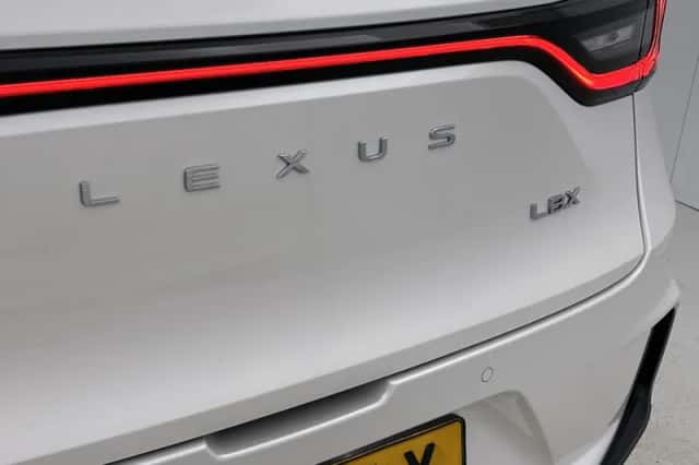 Lexus LBX (2025) thumbnail 19