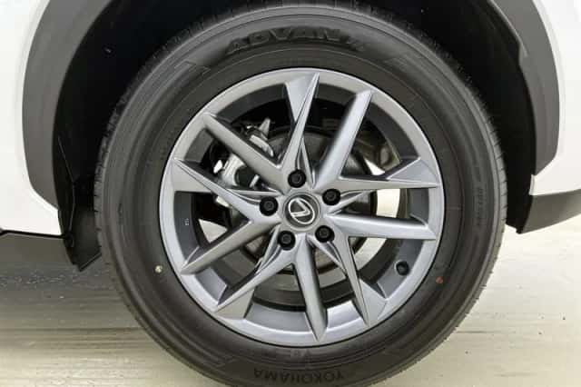 Lexus LBX (2025) thumbnail 23