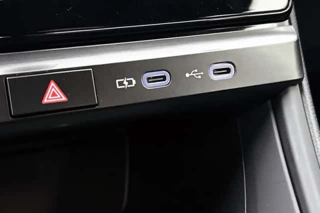 Lexus LBX (2025) thumbnail 24