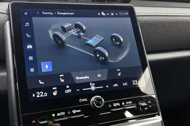 Lexus LBX (2025) thumbnail 27