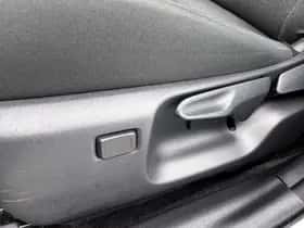 Lexus LBX (2025) thumbnail 36