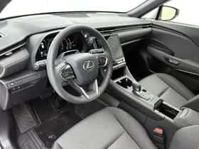 Lexus LBX (2025) thumbnail 37