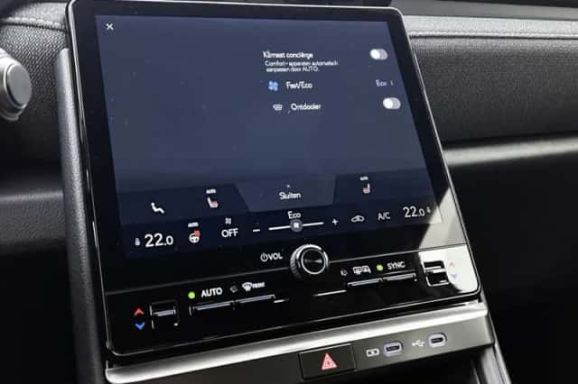 Lexus LBX (2025) thumbnail 9
