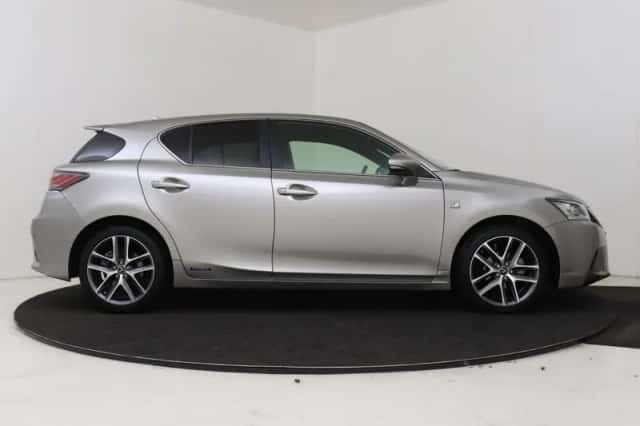 Lexus CT (2016) thumbnail 14