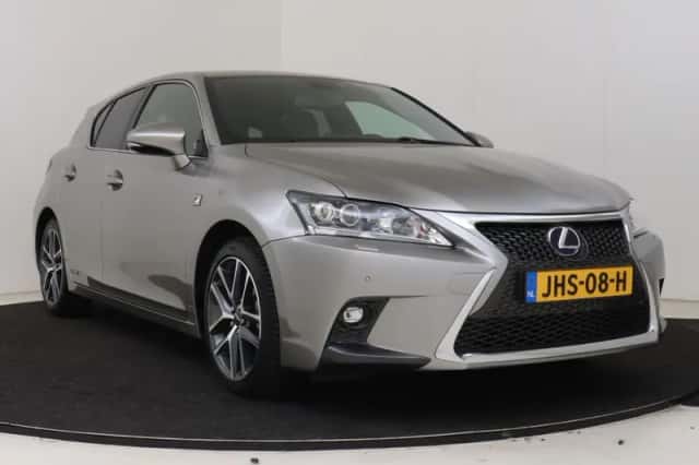 Lexus CT (2016) thumbnail 15
