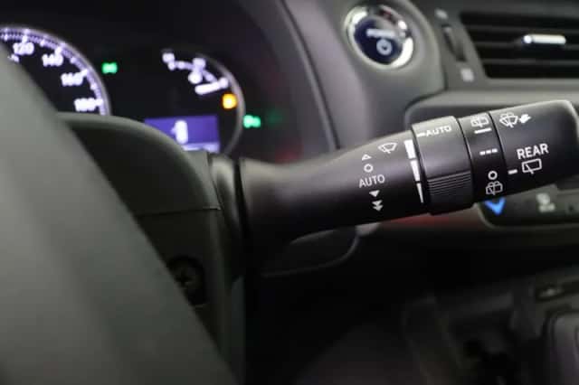 Lexus CT (2016) thumbnail 21