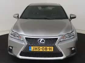 Lexus CT (2016) thumbnail 24