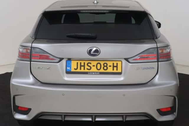 Lexus CT (2016) thumbnail 25