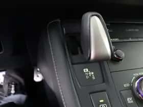 Lexus CT (2016) thumbnail 27