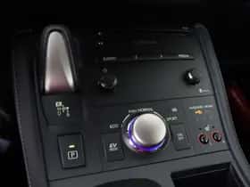 Lexus CT (2016) thumbnail 28