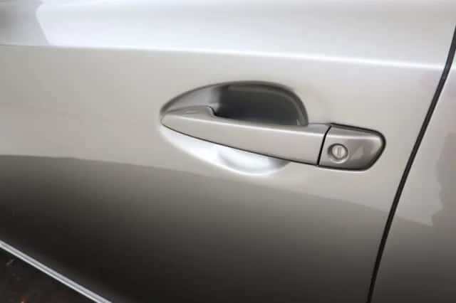 Lexus CT (2016) thumbnail 4