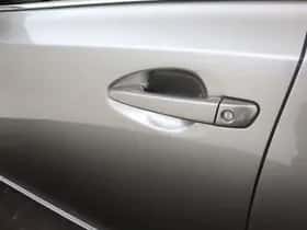 Lexus CT (2016) thumbnail 4