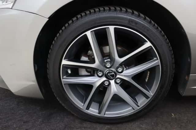 Lexus CT (2016) thumbnail 5