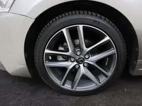 Lexus CT (2016) thumbnail 5