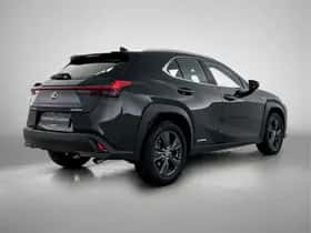 Lexus UX (2021) thumbnail 2