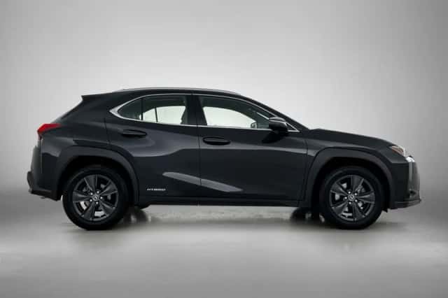 Lexus UX (2021) thumbnail 11