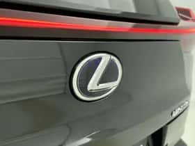 Lexus UX (2021) thumbnail 18