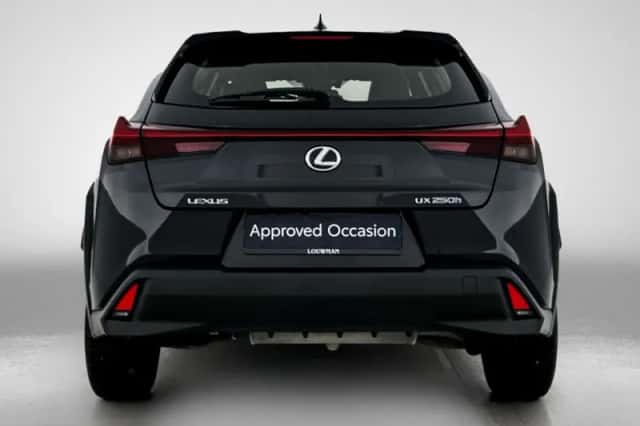 Lexus UX (2021) thumbnail 20