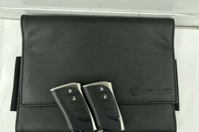 Lexus UX (2021) thumbnail 27
