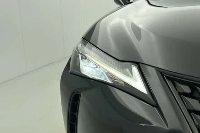 Lexus UX (2021) thumbnail 29