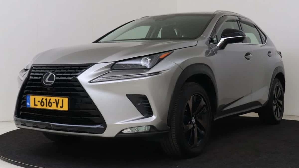 Lexus NX (2019) — foto 1