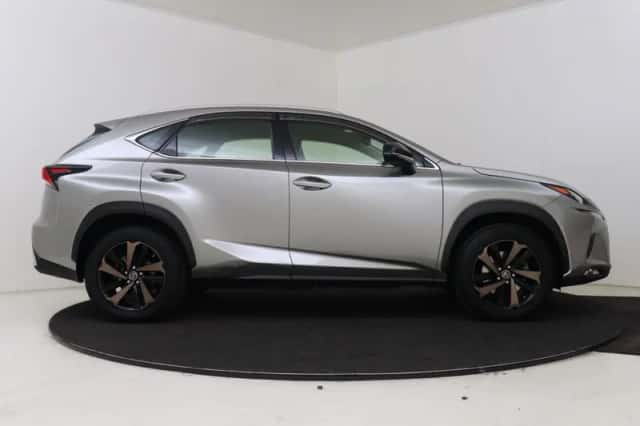 Lexus NX (2019) thumbnail 14