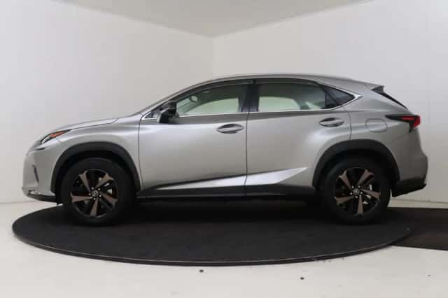 Lexus NX (2019) thumbnail 3