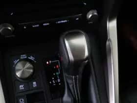 Lexus NX (2019) thumbnail 27