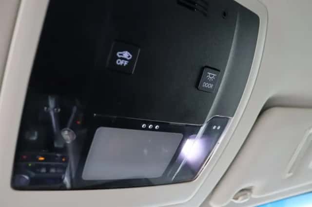 Lexus NX (2019) thumbnail 33