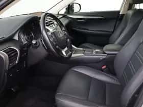 Lexus NX (2019) thumbnail 34