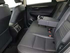 Lexus NX (2019) thumbnail 35