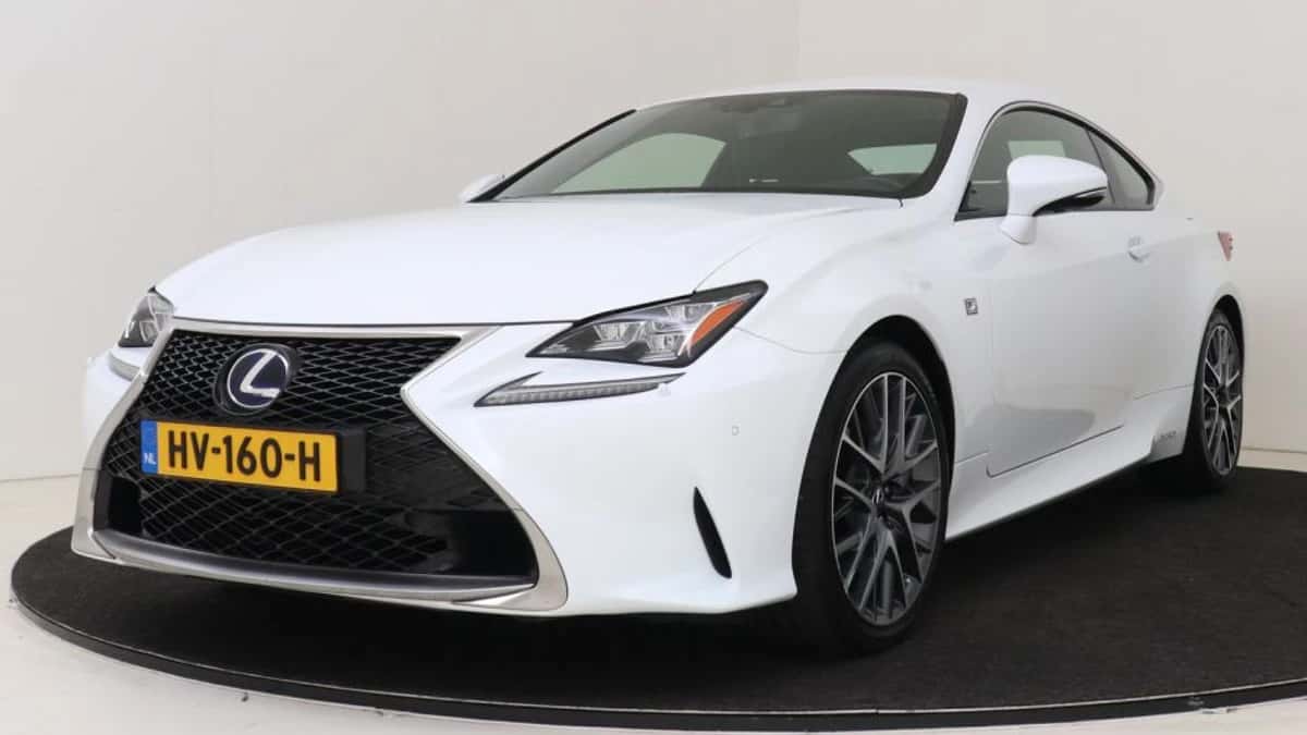 Lexus RC (2016) — foto 1