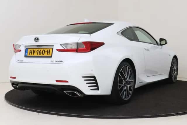 Lexus RC (2016) thumbnail 2