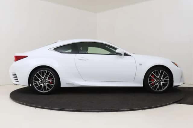 Lexus RC (2016) thumbnail 14