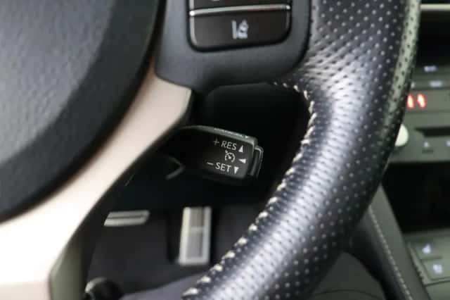 Lexus RC (2016) thumbnail 20
