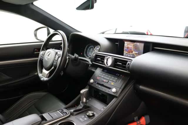 Lexus RC (2016) thumbnail 43