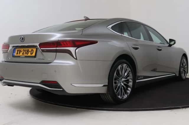 Lexus LS (2019) thumbnail 2