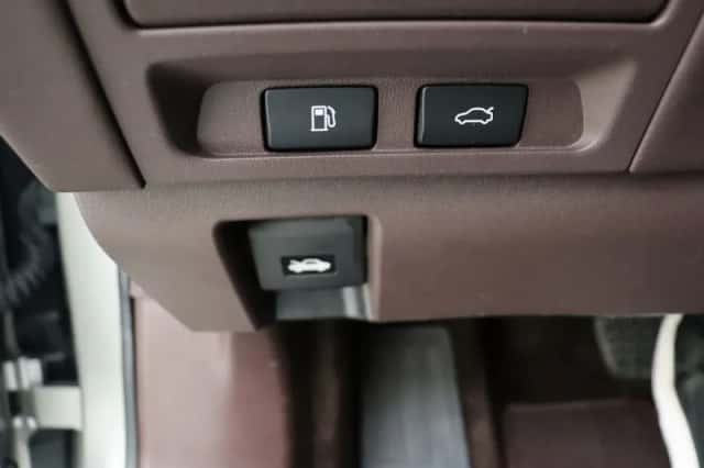 Lexus LS (2019) thumbnail 18