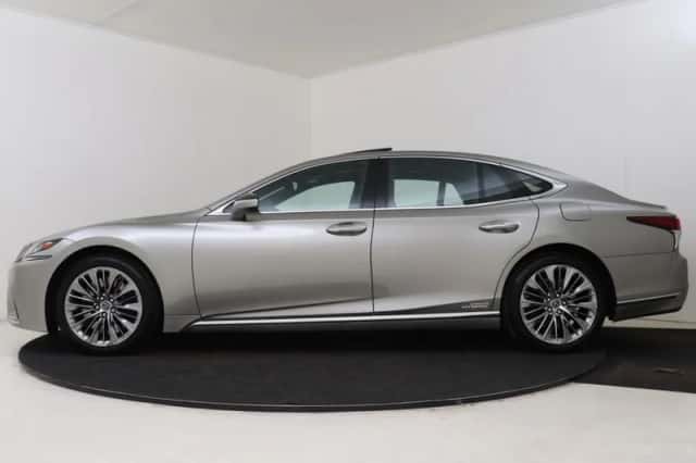 Lexus LS (2019) thumbnail 3
