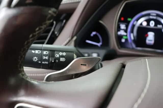 Lexus LS (2019) thumbnail 26