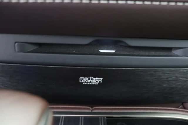 Lexus LS (2019) thumbnail 36