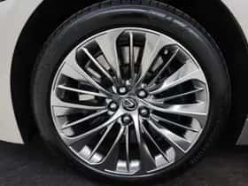 Lexus LS (2019) thumbnail 5