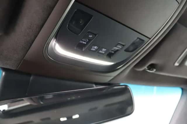 Lexus LS (2019) thumbnail 41