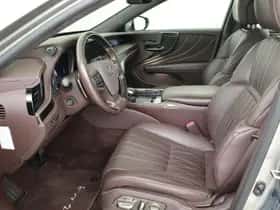 Lexus LS (2019) thumbnail 42