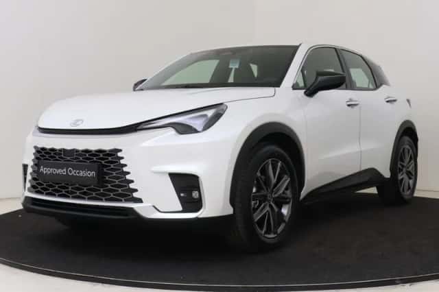 Lexus LBX (2026) thumbnail 1